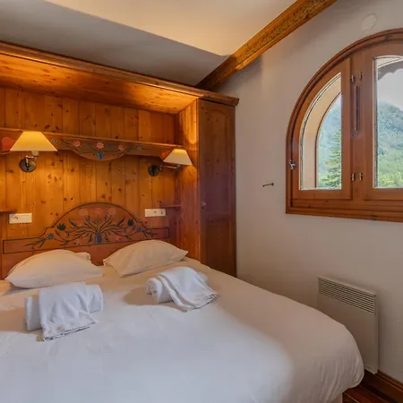 Apartment Le Cristal - Grands Montets 18 - Happy Chamonix
