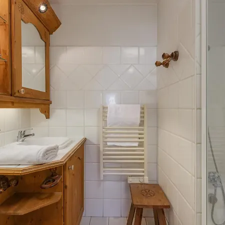 Le Cristal Gm18 Mountain View, Pool & Parking - Happy Rentals Apartman *