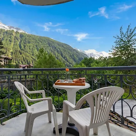 Le Cristal Gm18 Mountain View, Pool & Parking - Happy Rentals
