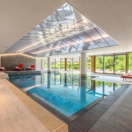 Le Cristal Gm18 Mountain View, Pool & Parking - Happy Chamonix